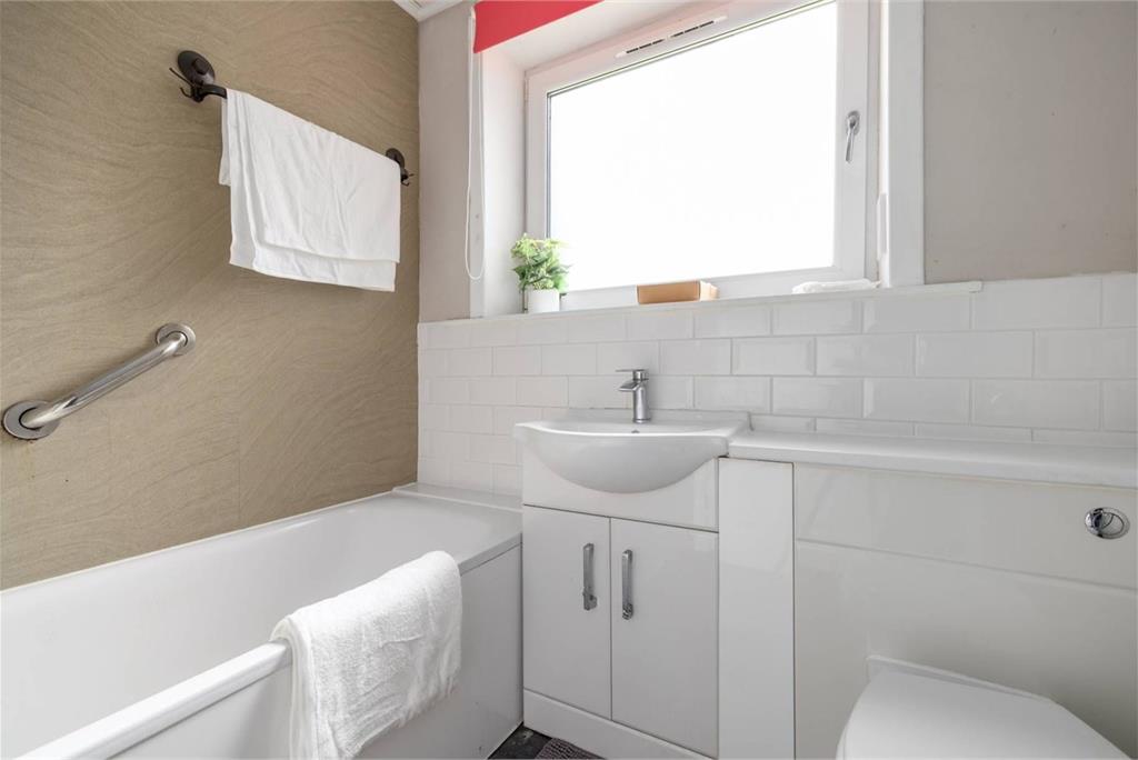 2/22 Pentland Drive,
Edinburgh,
EH10 6PX - image 11