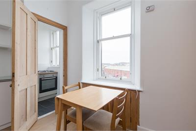 23/8 Bellevue Road, Edinburgh, EH7 4DL - image 3