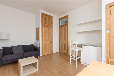 23/8 Bellevue Road, Edinburgh, EH7 4DL - image 7