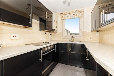 4/5 Rose Park, Trinity, Edinburgh, EH5 3ST - image 2