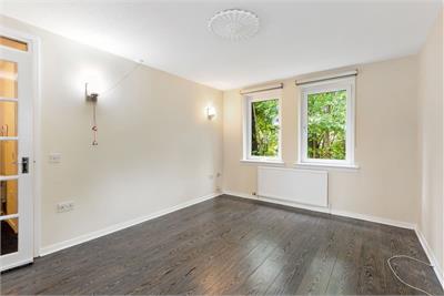 4/5 Rose Park, Trinity, Edinburgh, EH5 3ST - image 5