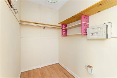 4/5 Rose Park, Trinity, Edinburgh, EH5 3ST - image 9