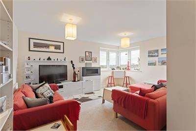 Flat 31, 2 North Pilrig Heights, EH6 5FE - image 2