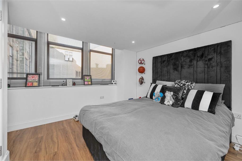 7 Carnegie Apartments, Dunfermline, KY12 7AE - image 11