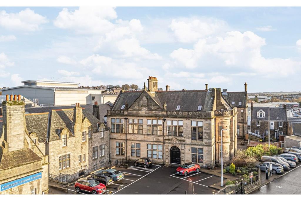 7 Carnegie Apartments, Dunfermline, KY12 7AE - image 1