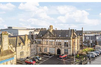 7 Carnegie Apartments, Dunfermline, KY12 7AE - image 1