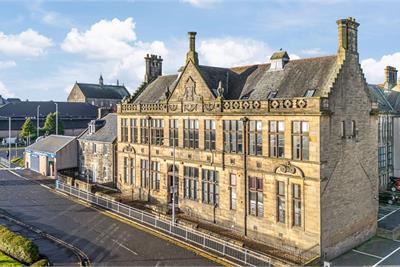 7 Carnegie Apartments, Dunfermline, KY12 7AE - image 1