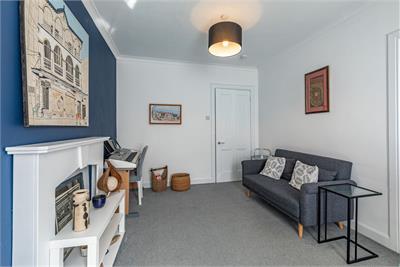 6 Ettrick Terrace, Selkirk, TD7 4BY - image 2