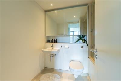 Flat 25,
28 Simpson Loan,
Edinburgh,
EH3 9GG - image 16