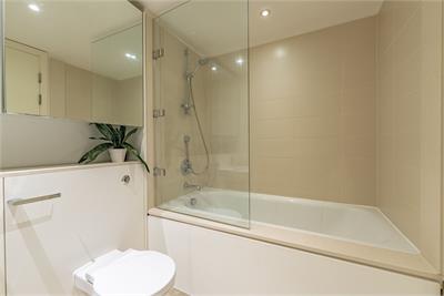 Flat 25,
28 Simpson Loan,
Edinburgh,
EH3 9GG - image 17