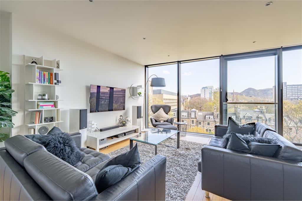 Flat 25,
28 Simpson Loan,
Edinburgh,
EH3 9GG - image 4