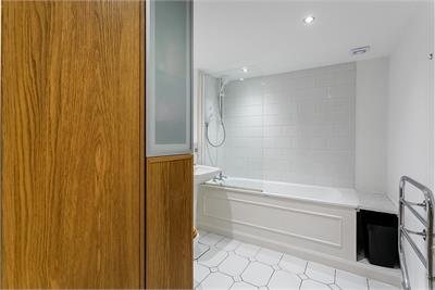 95/6 Constitution Street,
Edinburgh,
EH6 7AE - image 20