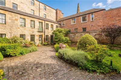 95/6 Constitution Street,
Edinburgh,
EH6 7AE - image 24