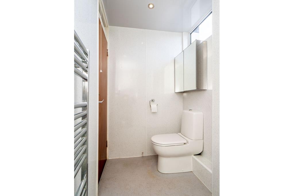 2 Craigmount Court,
Edinburgh,
EH4 8HL - image 12