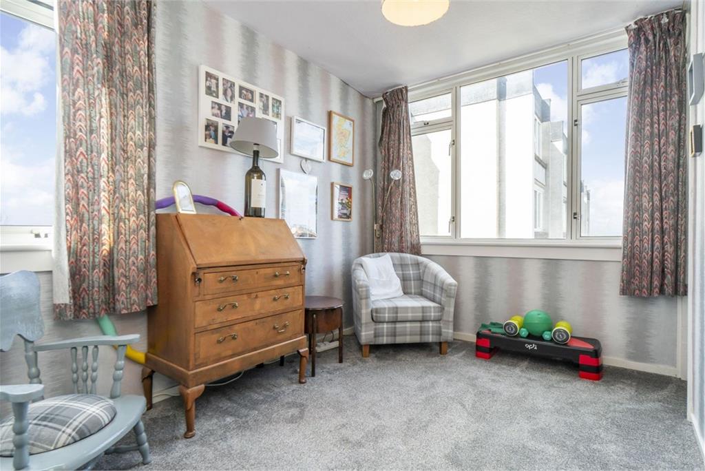 2 Craigmount Court,
Edinburgh,
EH4 8HL - image 9