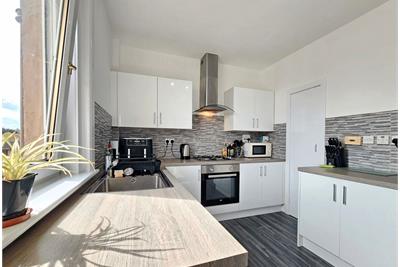 9/5 Northfield Farm Avenue, Edinburgh, EH8 7QW - image 2