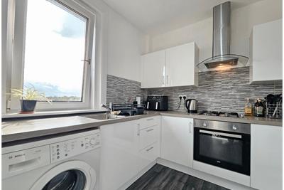 9/5 Northfield Farm Avenue, Edinburgh, EH8 7QW - image 5