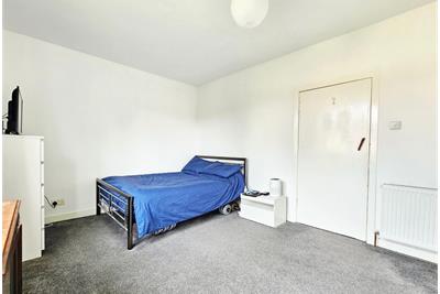 9/5 Northfield Farm Avenue, Edinburgh, EH8 7QW - image 9