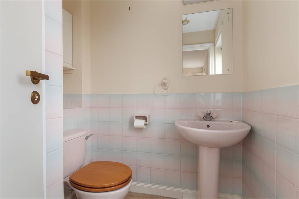 58/3 Craiglockhart Terrace,
Craiglockhart,
Edinburgh,
EH14 1XH - image 17
