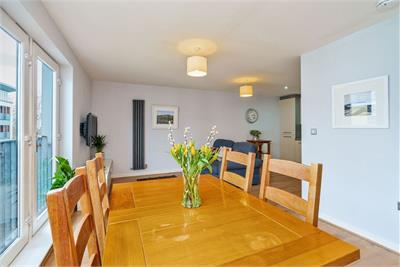 32/7 Kimmerghame Drive, Edinburgh, EH4 2GJ - image 3