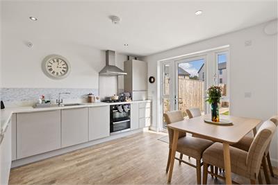 22 Mauseley Park, Edinburgh, EH4 8FB - image 1