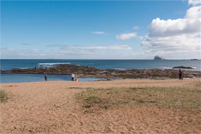 Beach House, 8 Melbourne Road, North Berwick, EH39 4JP - image 2