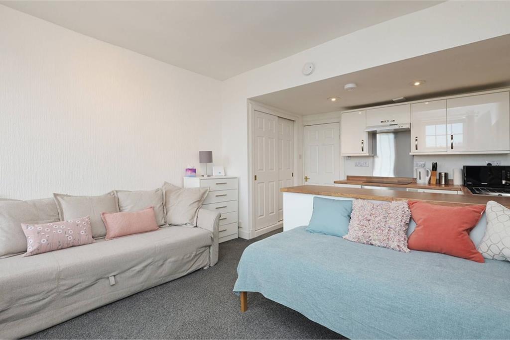 112A/11 West Bow, Old Town, Edinburgh, EH1 2HH - image 5