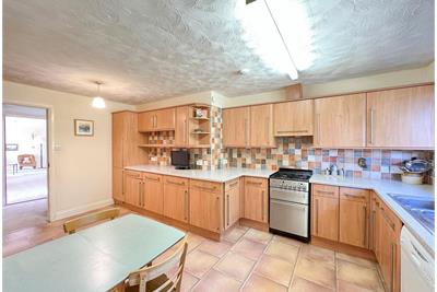 Thalassa,
Victoria Road,
Hunters Quay,
Dunoon,
PA23 8JY - image 11