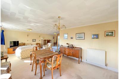 Thalassa,
Victoria Road,
Hunters Quay,
Dunoon,
PA23 8JY - image 9