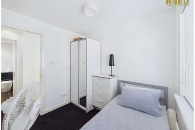 Castleview Ave
Paisley - image 8