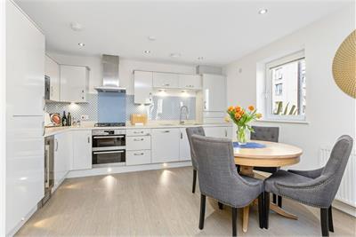 54 (flat 2), Stanley Place, Abbeyhill, Edinburgh, EH7 5TB - image 3