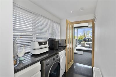 8 Mains Gardens, Tranent, East Lothian, EH33 1FB - image 21