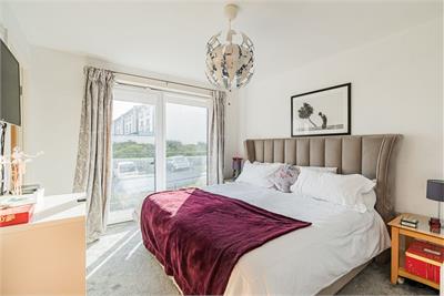 2/4 Burnbrae Park, Edinburgh, EH12 8AN - image 6