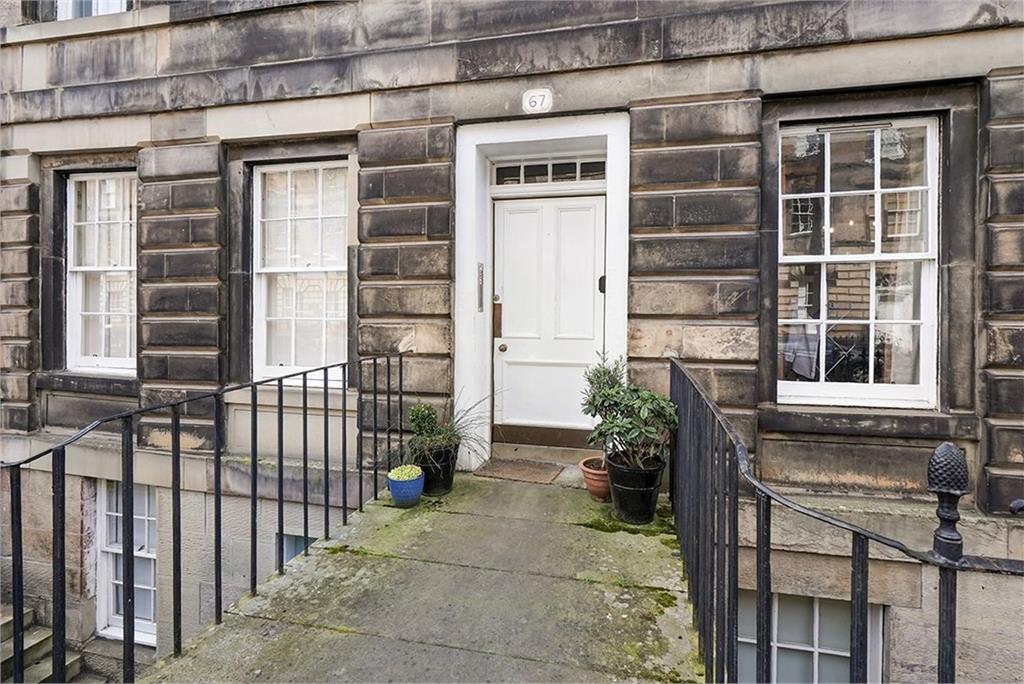 67/6 Cumberland Street, Edinburgh, EH3 6RD - image 2