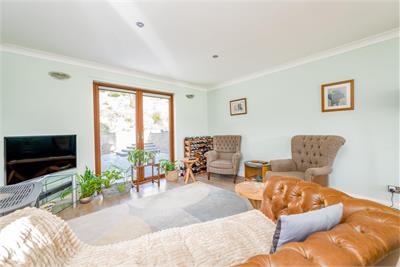 Parkdale,
Croft Park,
Kelso,
TD5 7ET - image 24