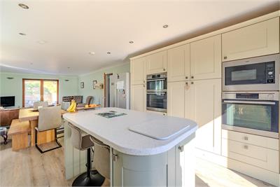 Parkdale,
Croft Park,
Kelso,
TD5 7ET - image 6