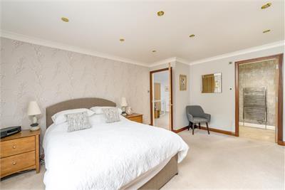 Parkdale,
Croft Park,
Kelso,
TD5 7ET - image 9