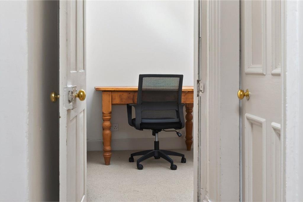 20 3F2 Spottiswoode Road,
Marchmont,
Edinburgh,
EH9 1BQ - image 12