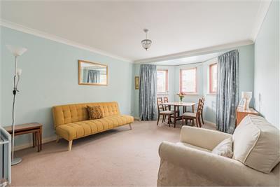 133/2 Gylemuir Road, Edinburgh, EH12 7DL - image 2