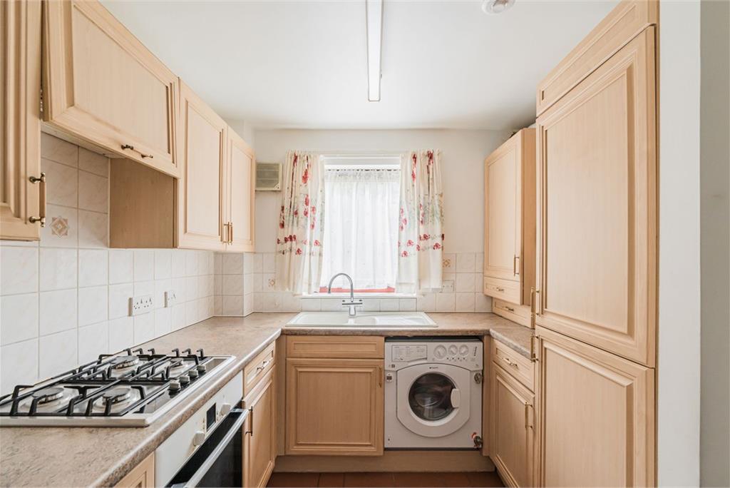 133/2 Gylemuir Road, Edinburgh, EH12 7DL - image 4