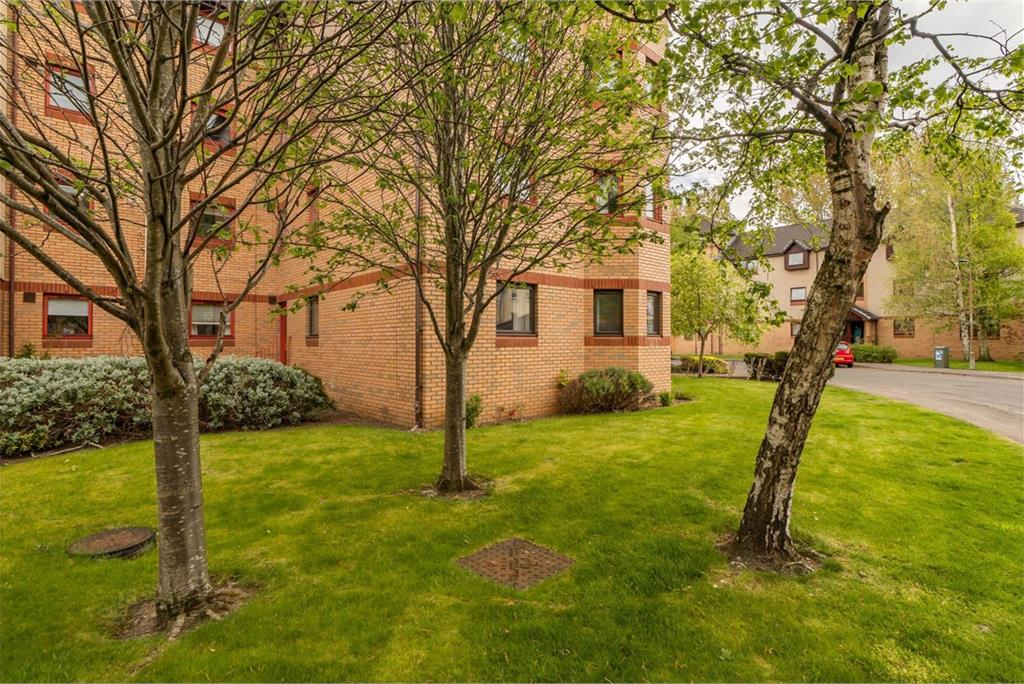 133/2 Gylemuir Road, Edinburgh, EH12 7DL - image 7
