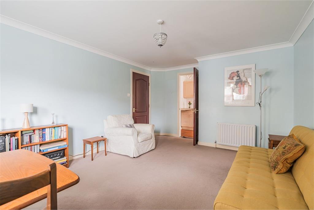 133/2 Gylemuir Road, Edinburgh, EH12 7DL - image 9