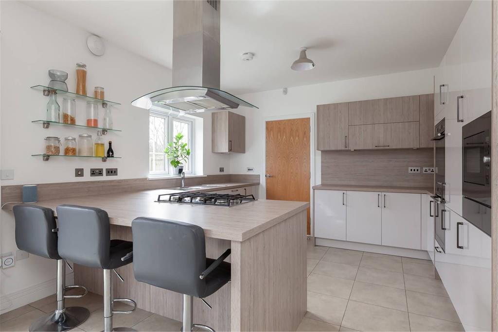 33 Whinstone Place, Ratho EH28 8AD - image 3