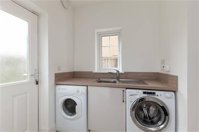 33 Whinstone Place, Ratho EH28 8AD - image 9