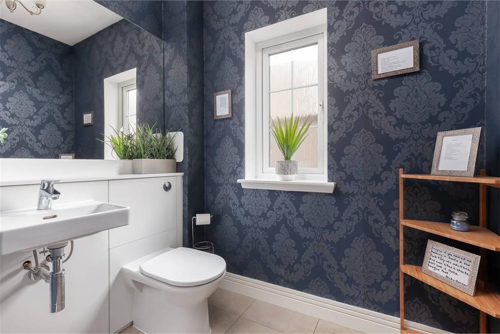 33 Whinstone Place, Ratho EH28 8AD - image 10