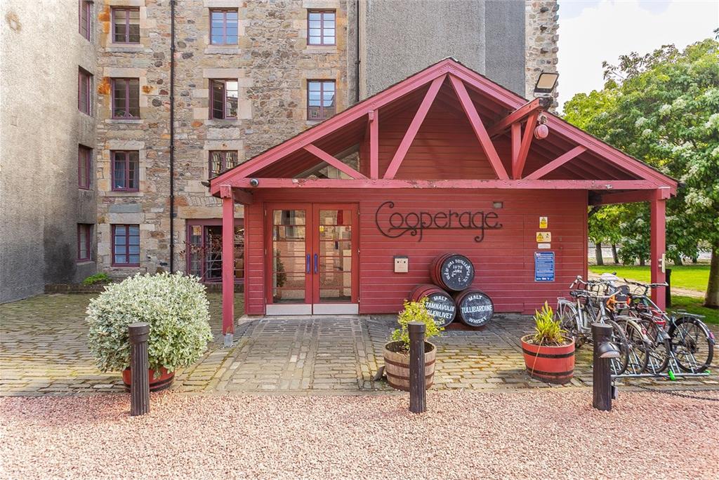 One, The Cooperage, 6 Commercial Wharf,
Edinburgh,
EH6 6LF - image 1