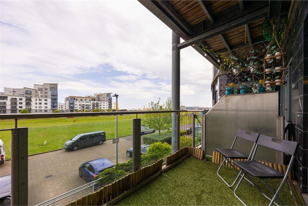 5/8 Western Harbour Way, Edinburgh, EH6 6LP - image 3