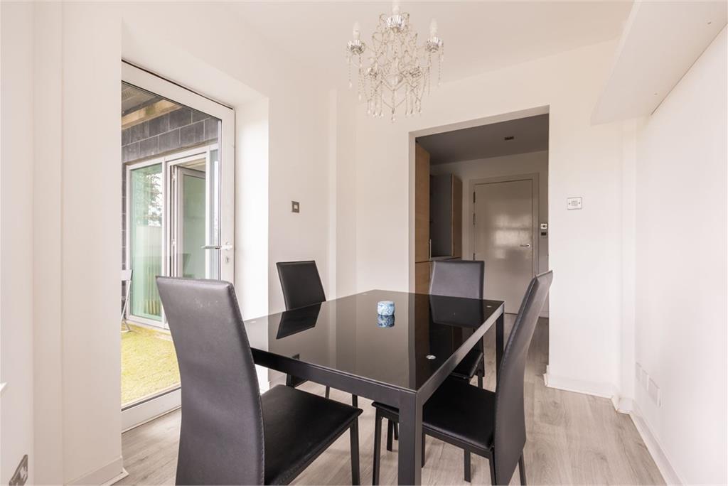 5/8 Western Harbour Way, Edinburgh, EH6 6LP - image 5