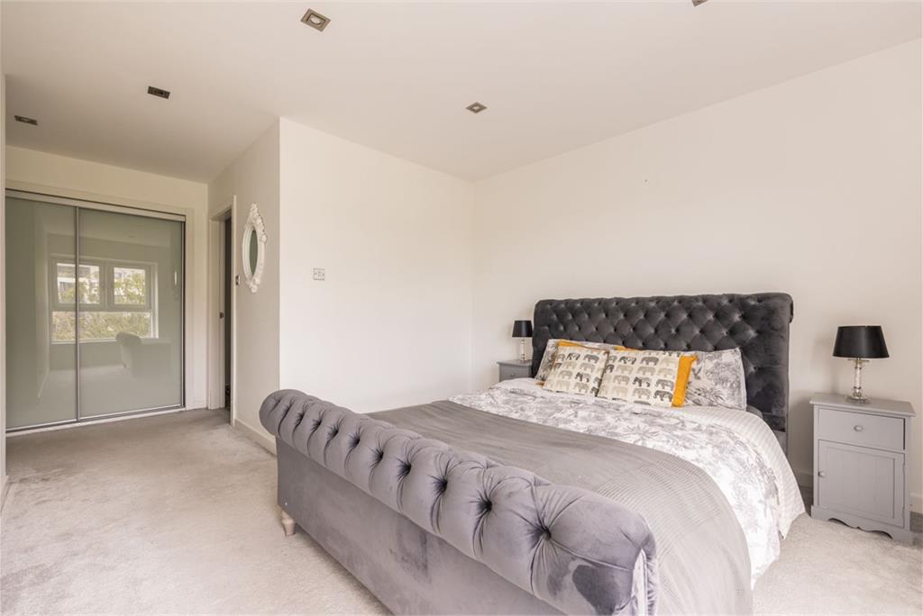5/8 Western Harbour Way, Edinburgh, EH6 6LP - image 6