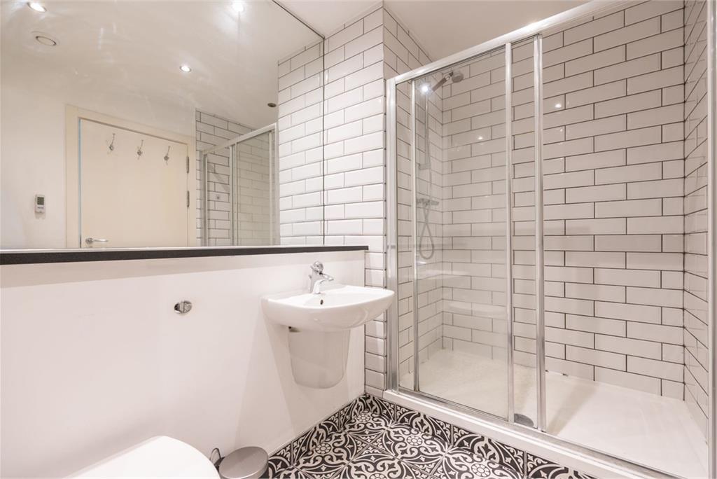 5/8 Western Harbour Way, Edinburgh, EH6 6LP - image 7